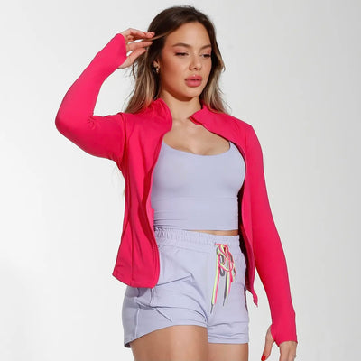 Conjuntinho 3 Unidades: Top, Casaquinho com zíper e Shorts
